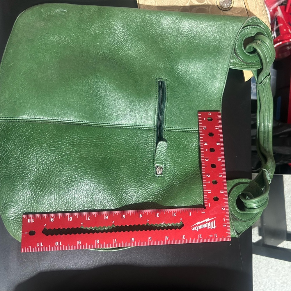 Elegant Green Leather Tote Bag - Picture 5 of 7